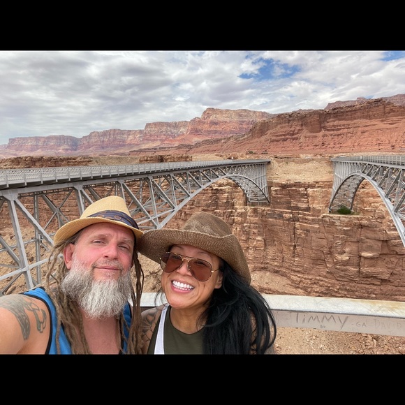 Hi! I’m @YourFaceHere ( shakes hand ) 👋🏽 - Picture 9 of 16